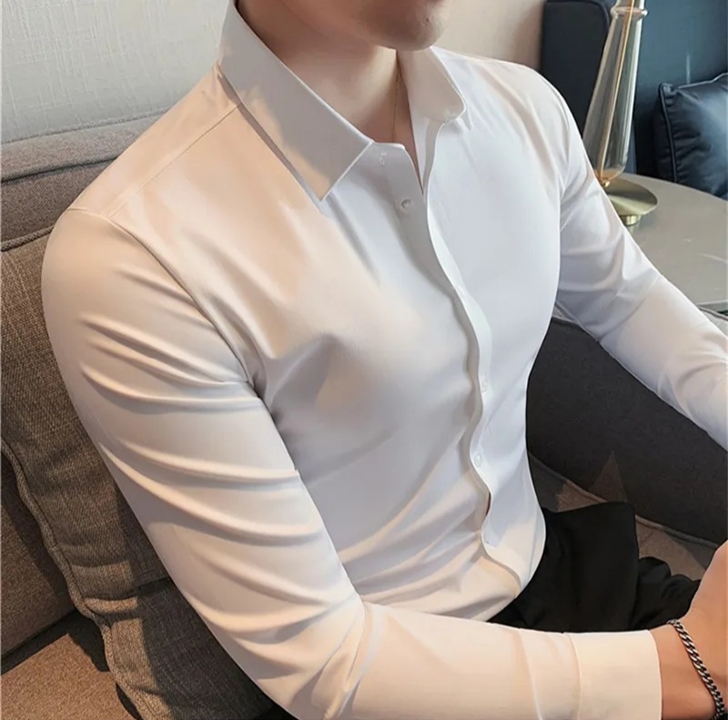 Combinar camisa de vestir de color blanco